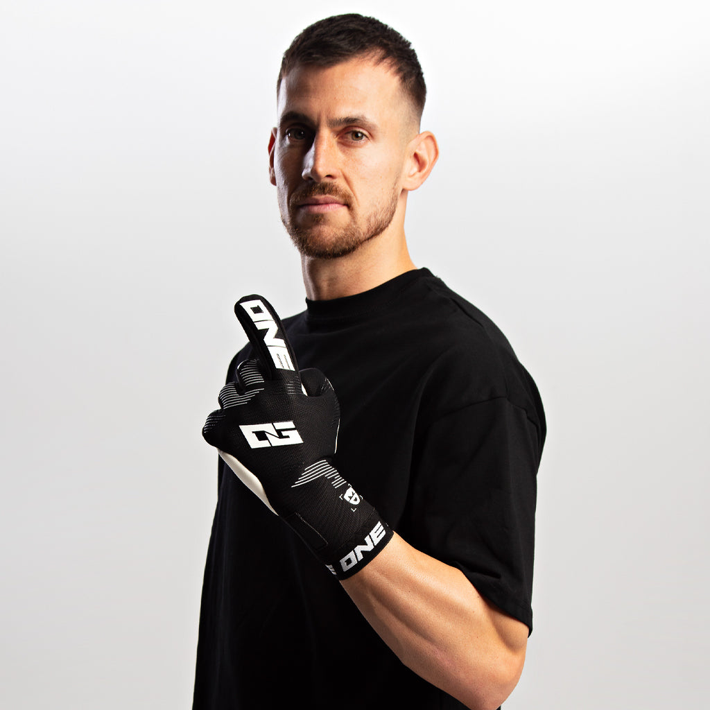 One Glove Martin Dubravka OG1 Midnight Negative Cut