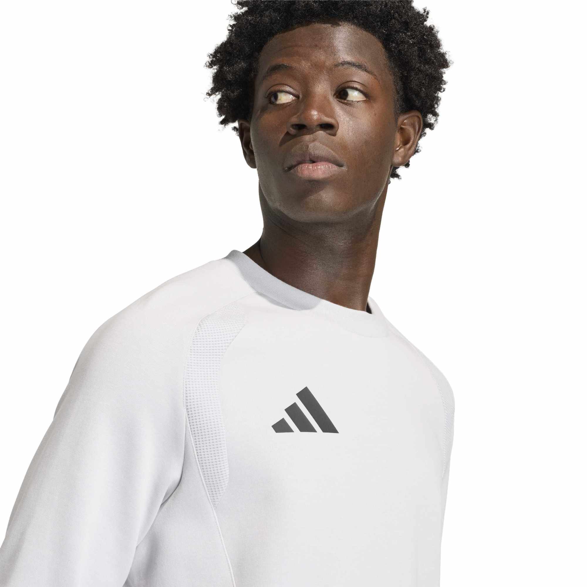 Adidas Tiro 26 Travel Crew Sweater