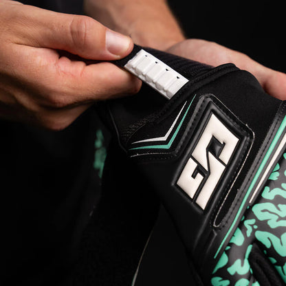 One Glove NXT Advance Mentality Monster Negative Cut