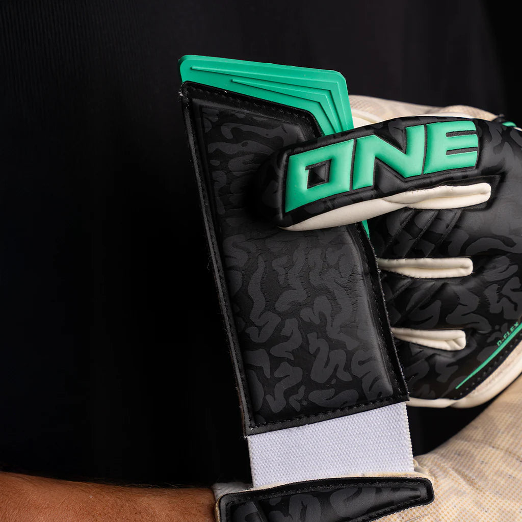 One Glove NXT Pro Mentality Monster SL Cut