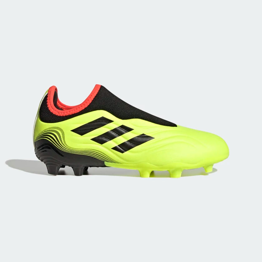 Junior laceless top football boots
