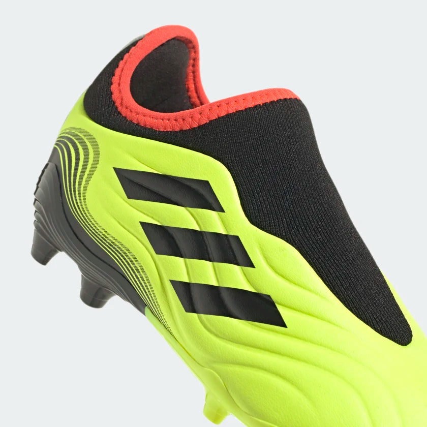 Kids adidas 2025 laceless football boots